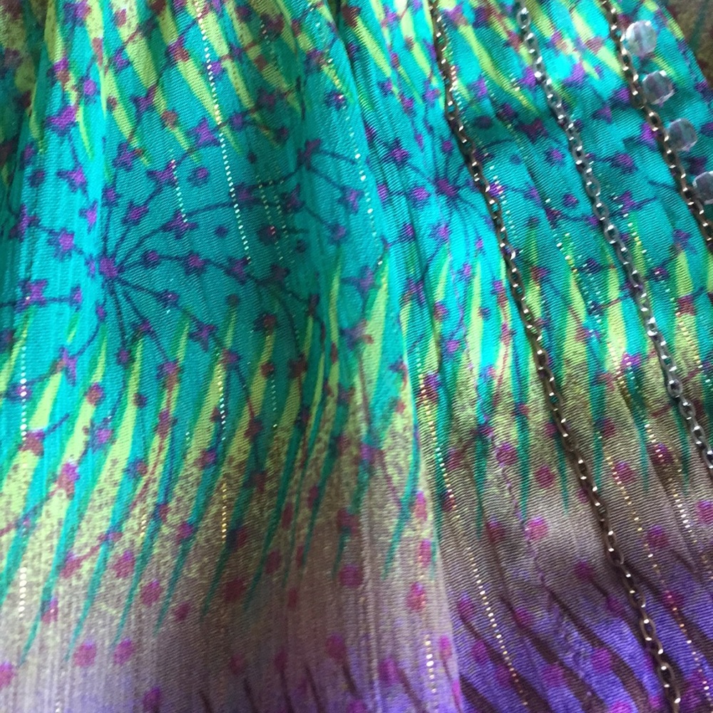 Rampage beautiful gold beaded trimmed Blouse. - Picture 4 of 5